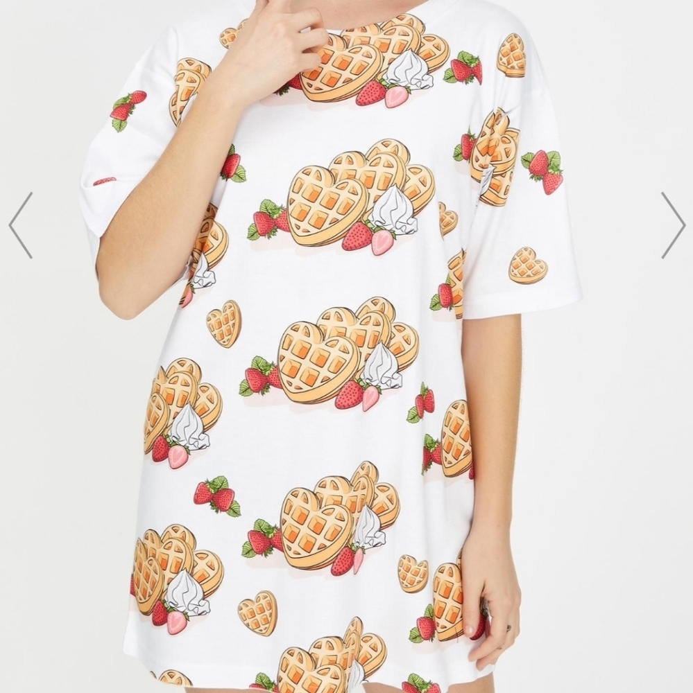 Nwot Dollskill Kawaii Waffles shirt